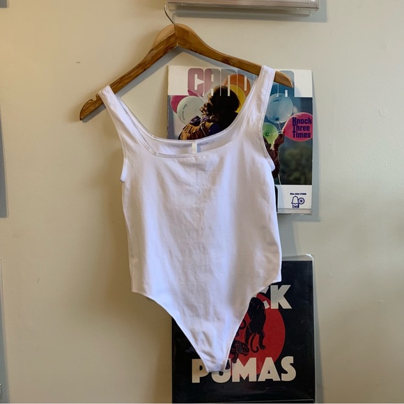 Babaton Seamless Contour Bodysuit - Picture 2 of 5